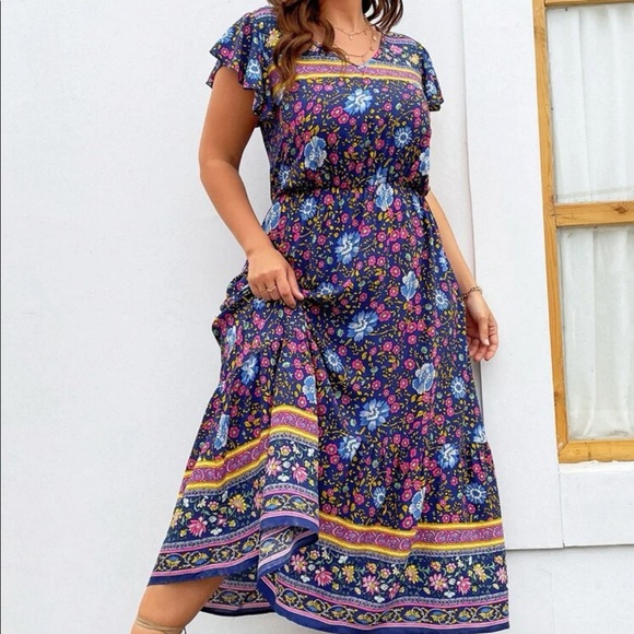 Dresses & Skirts - Plus size boho floral print V neck maxi dress